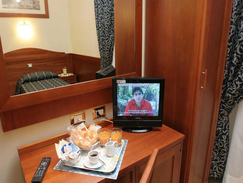 Adorasuite B&B โรม ภายนอก รูปภาพ
