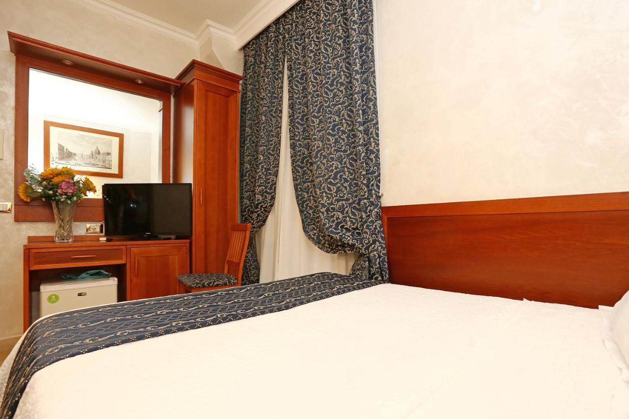 Adorasuite B&B โรม ภายนอก รูปภาพ